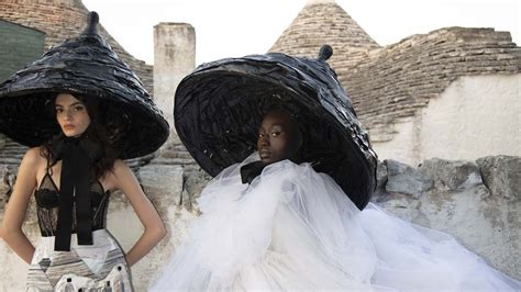 desfile de dolce gabbana en alberobello|dolce gabbana alta moda show.